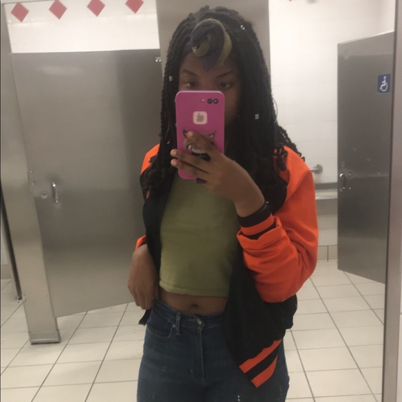 Meet your Posher, Monique - Picture 5 of 5